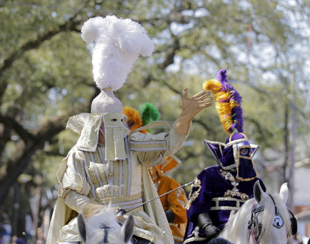 Krewe of Mid-City 2017 rolls in New Orleans: See Mardi Gras parade photos